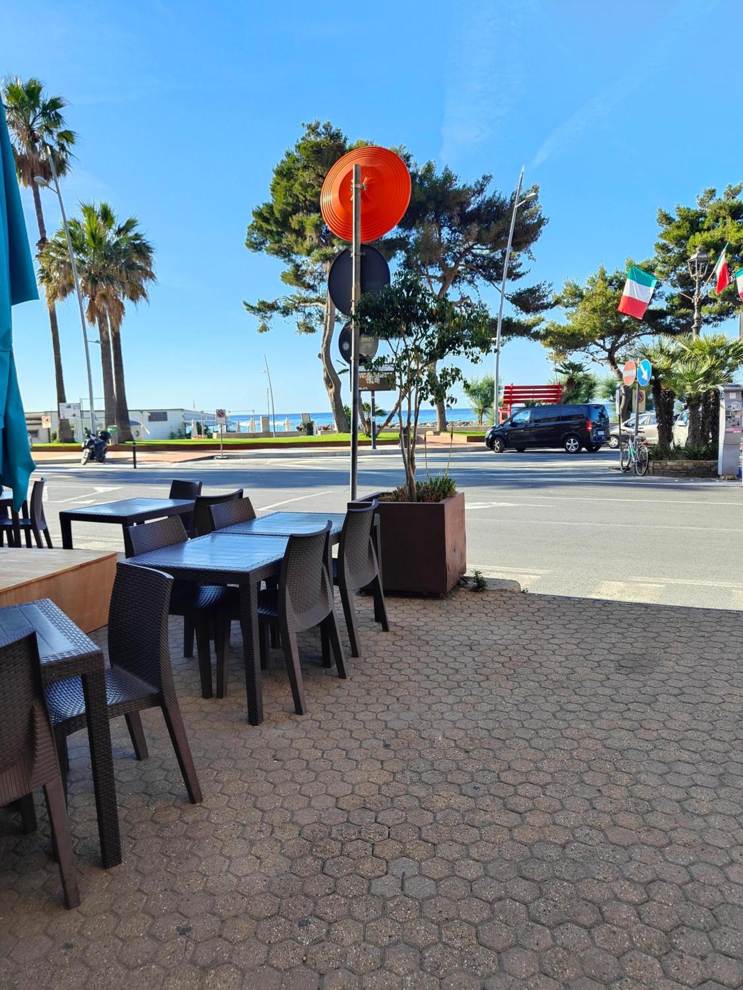 Piano Terra Centrale Vicino Al Mare Riva Ligure Pokój zdjęcie